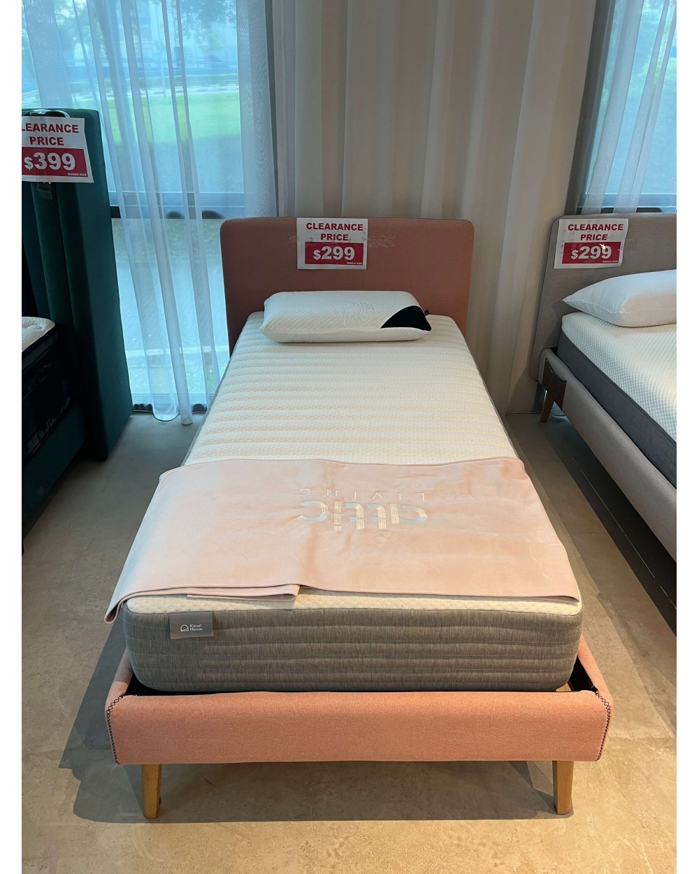 AS-IS | Lydia Bed, Single in Pink Power